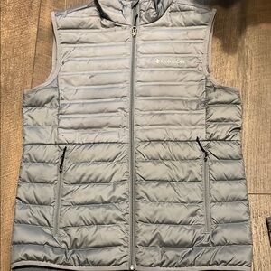 Men’s grey Columbia vest